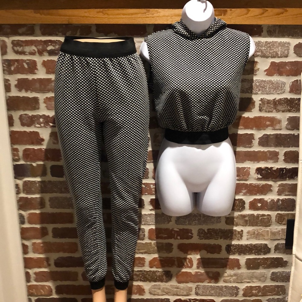 Polka dot jogger set with tank Super Cute!